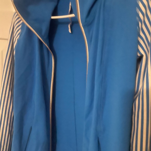 LuluLemon jacket size 6 - Picture 2 of 3